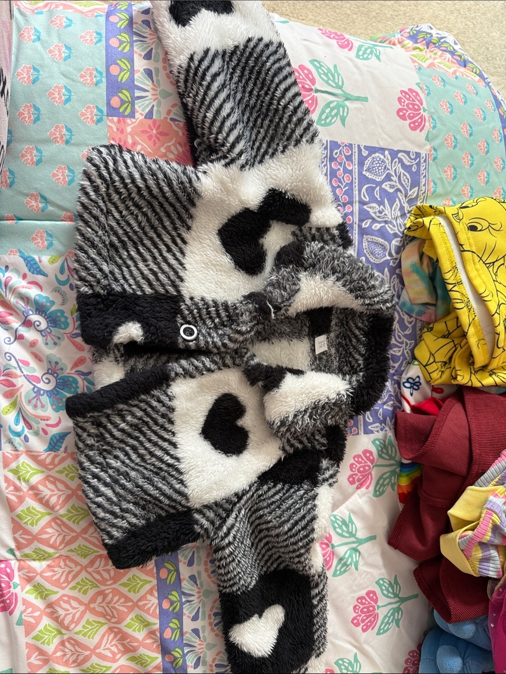 Kids Cozy Heart Pattern Fleece Jacket - Black & White